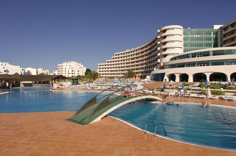 Hotel 4 stars in the center Areias Albufeira - barbecue, laundry, equipped, meeting room, bathhouse, double glazing, balcony, garden, double glazing, garage, snack bar