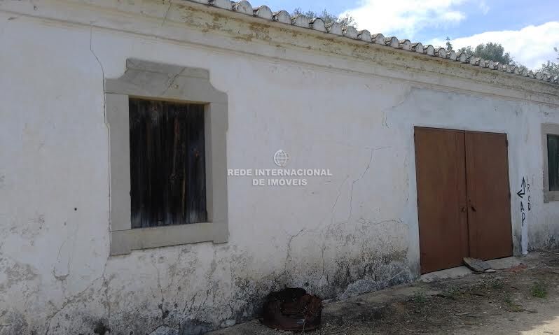 House V2 to recover Asseca Tavira - quiet area