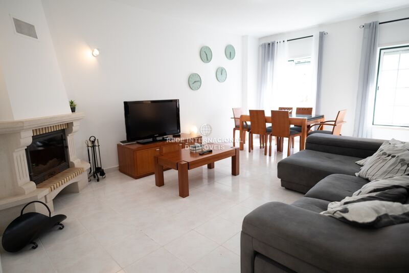 Apartamento T2 Vila Real de Santo António - mobilado, lareira, zona calma, 1º andar, parqueamento