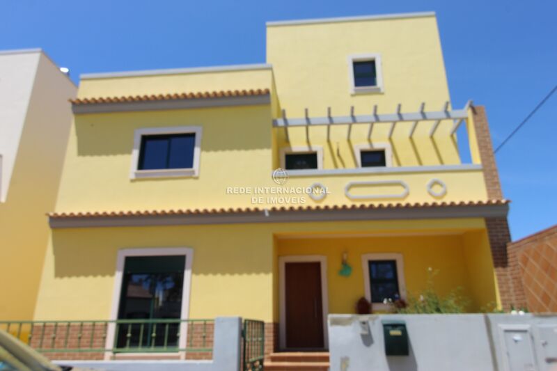 House Modern townhouse 4 bedrooms Olhão - fireplace, equipped kitchen, balconies, garage, swimming pool, air conditioning, balcony, gardens
