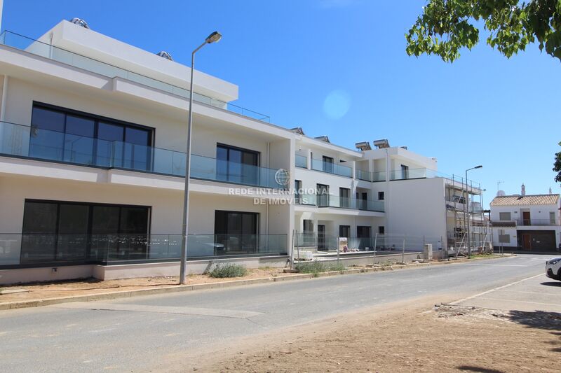 апартаменты T1+1 новые Quinta da Gomeira Tavira - двойные стекла, гараж, солнечная панель, веранда, солнечные панели, система кондиционирования, гаражное место, бассейн