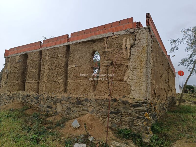 House V1 Isolated in the field Alves Santana de Cambas Mértola