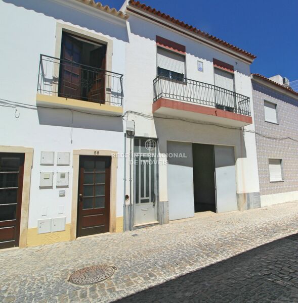 Land 3+2 bedrooms in the center Tavira - yard, terrace, ruin, water hole, swimming pool