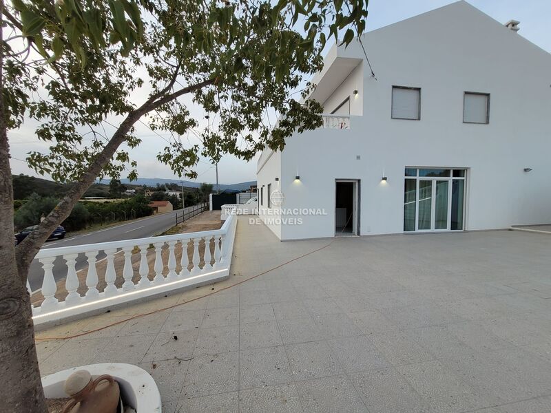 House Refurbished 5 bedrooms Rasmalho Portimão - garage, garden, barbecue, swimming pool, fireplace