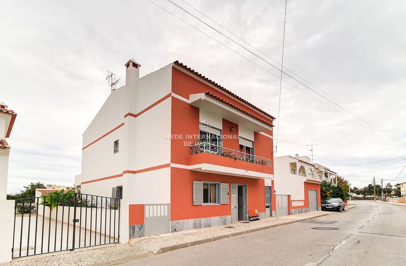 Moradia V4 Hortas Vila Real de Santo António - lareira, varandas, terraço, garagem, bbq