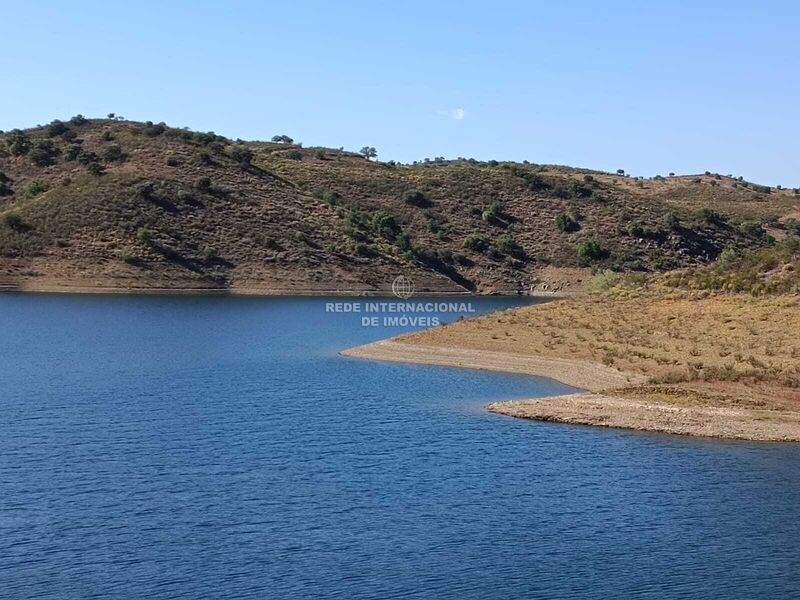 Terreno Agrícola com 52840m2 Choça Queimada Odeleite Castro Marim - água