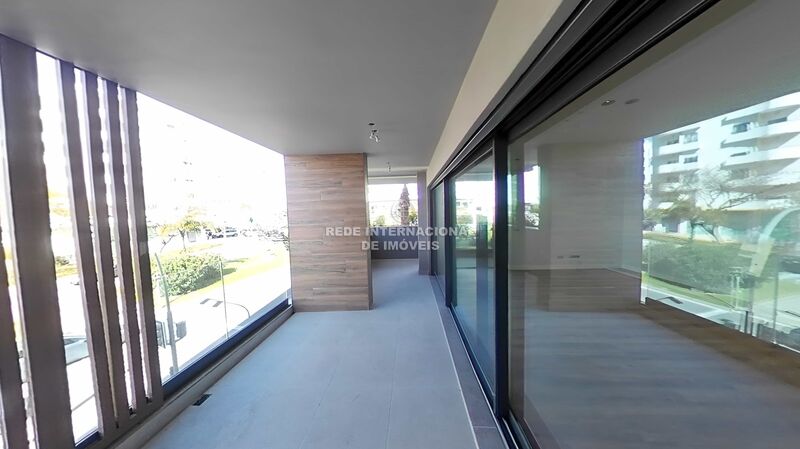 Apartamento T2 Moderno Avenida Calouste Gulbenkian Faro - excelente localização, varanda, piscina, ar condicionado, terraço