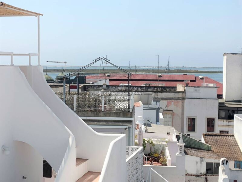 Moradia V4 Baixa Olhão - cozinha equipada, aquecimento central, varanda, vidros duplos, vista mar, terraço