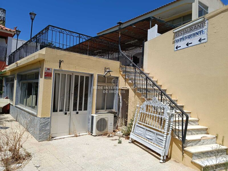 Building in the center São Bartolomeu Castro Marim - great location, terrace