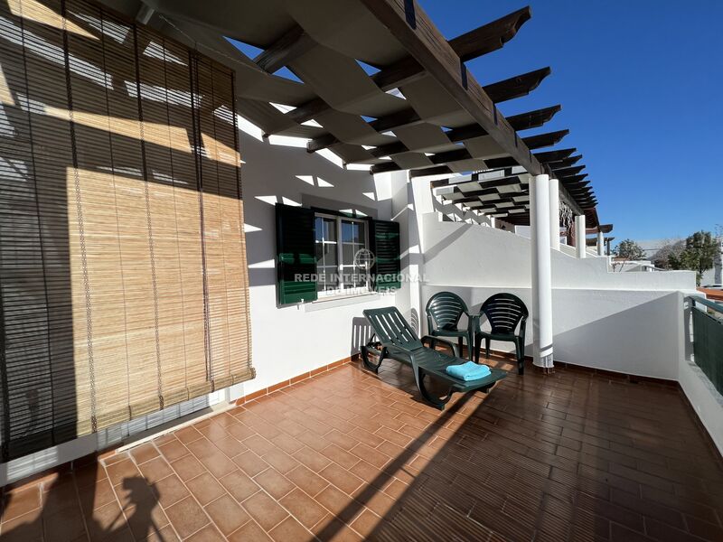 Moradia V3 em banda Quelfes Olhão - equipado, ar condicionado, terraço, zona calma, lareira, painéis solares, varanda