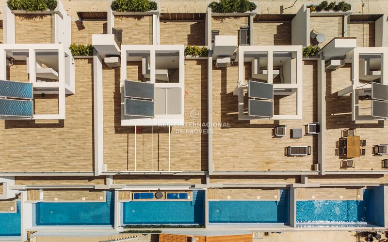 Moradia V3 Típica Olhão - varanda, piscina, piso radiante, isolamento acústico, ar condicionado, vidros duplos, terraços, bbq, isolamento térmico, alarme, vista mar