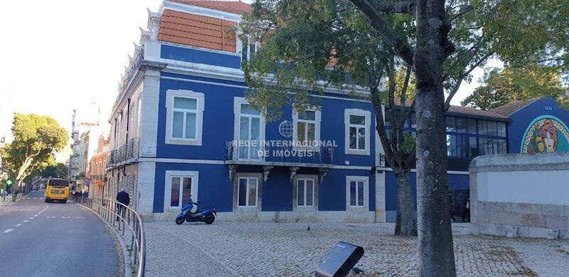 Apartment 1 bedrooms Refurbished in the center Benfica Lisboa - double glazing, furnished, gardens