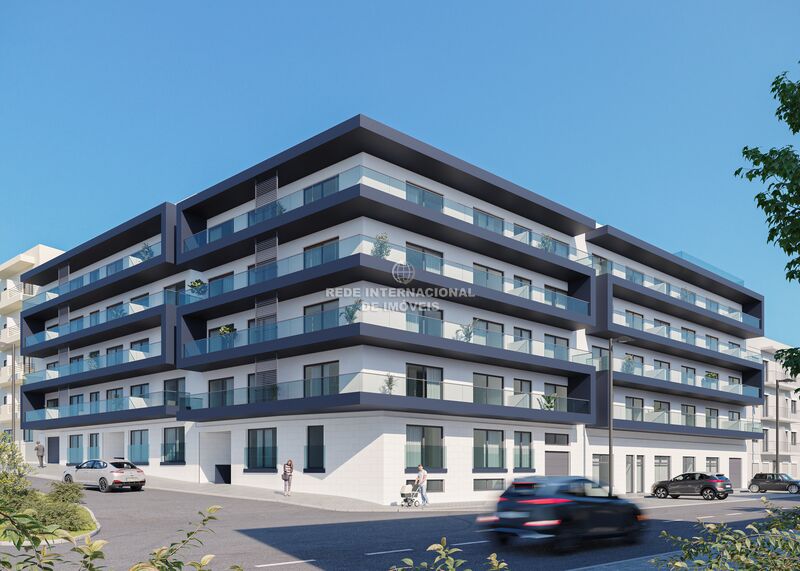 Apartamento T3 Quelfes Olhão - terraço, piscina, varanda, painéis solares, garagem, chão flutuante