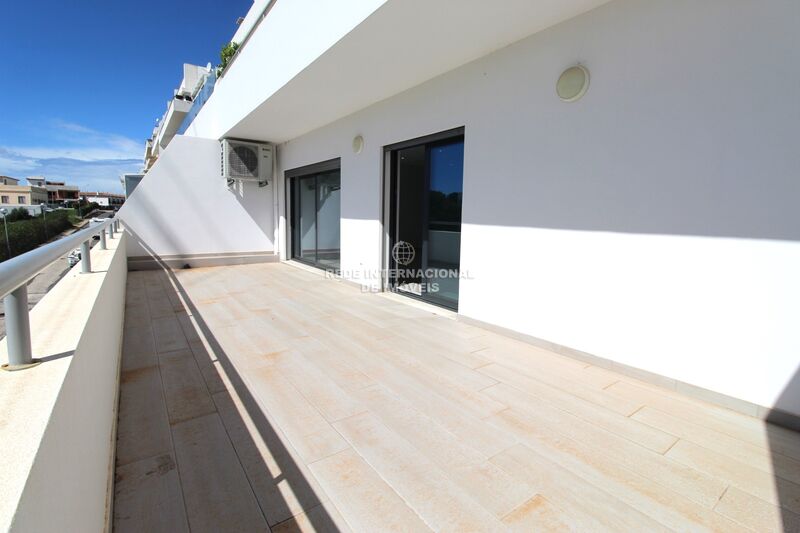 апартаменты T2 Quelfes Olhão - веранда, двойные стекла, система кондиционирования, вид на море, солнечная панель, красивые пейзажи, много натурального света