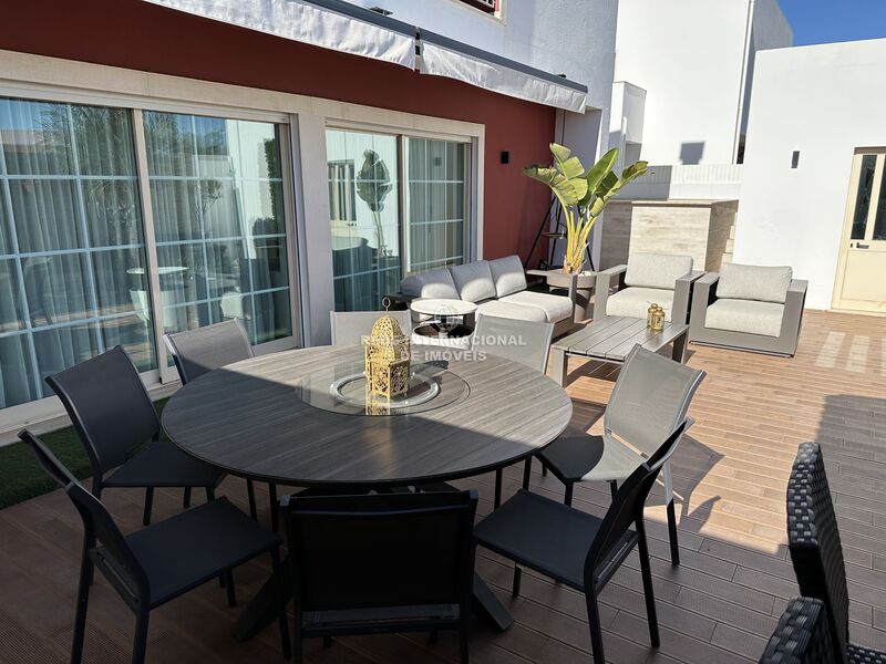 Moradia V5 Moderna junto ao centro Olhão - varanda, vista mar, ar condicionado, lareira, painel solar, bbq, jardim