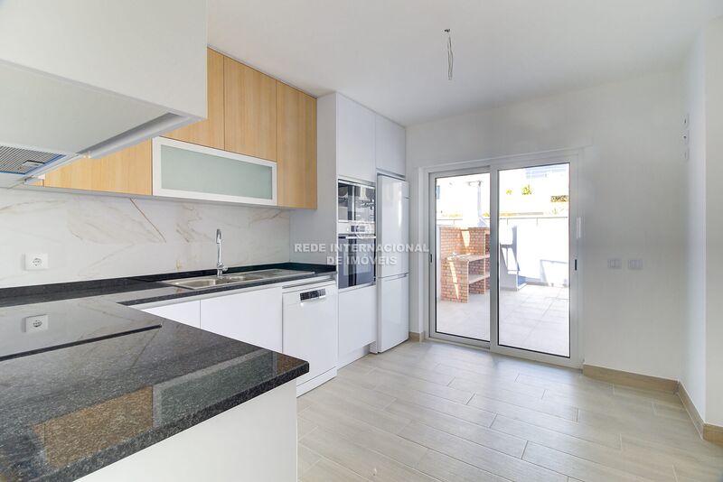 апартаменты T1 современная Vila Nova de Cacela Vila Real de Santo António - частный кондоминиум, гараж, система кондиционирования, экипированная кухня, зеленые зоны, солнечные панели, парковка, бассейн