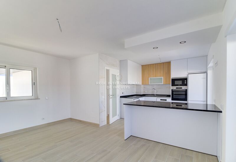 Apartamento T1 Moderno Vila Nova de Cacela Vila Real de Santo António - ar condicionado, terraço, painéis solares, garagem, piscina, zonas verdes, bbq, condomínio privado