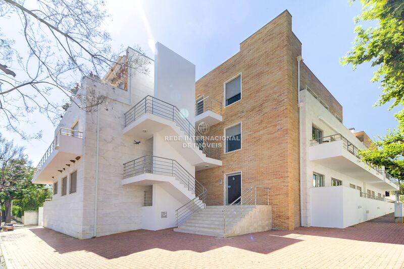 Apartamento T2 Santa Luzia Tavira - cozinha equipada, arrecadação, varanda, piscina