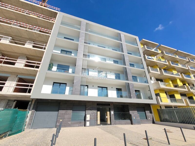 Apartamento novo T2 Armação de Pêra Silves - arrecadação, bbq, ar condicionado, varanda, terraços, vidros duplos, painéis solares, isolamento térmico