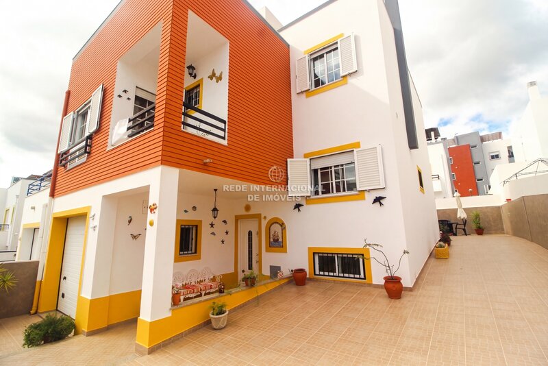 Casa V4 em urbanização Tavira - garagem, vista mar, terraço, ar condicionado, churrasqueira, lareira