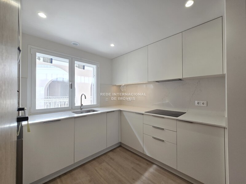 Apartamento T4 Duplex com Garagem e Arrecadação