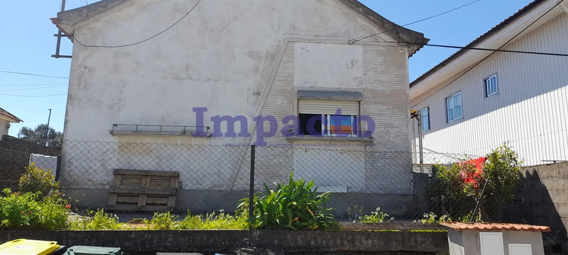 Moradia Geminada para remodelar V2 São João da Madeira