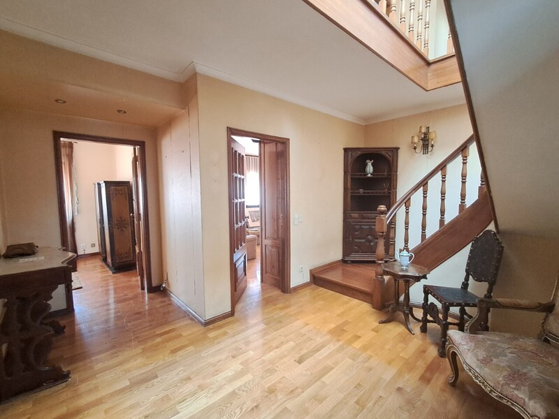 Apartamento T6 Duplex no centro São João da Madeira - terraço, ar condicionado, lareira, lugar de garagem, varanda