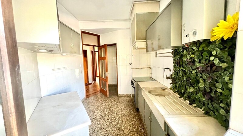 Apartamento no centro T2 São João da Madeira - garagem, varandas