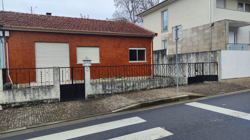 Moradia Térrea V3 São João da Madeira - garagem, jardim, cozinha equipada