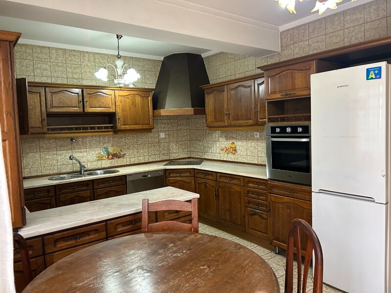 Apartamento T3 com boas áreas São João da Madeira - varandas, marquise, ténis, piscina, lugar de garagem