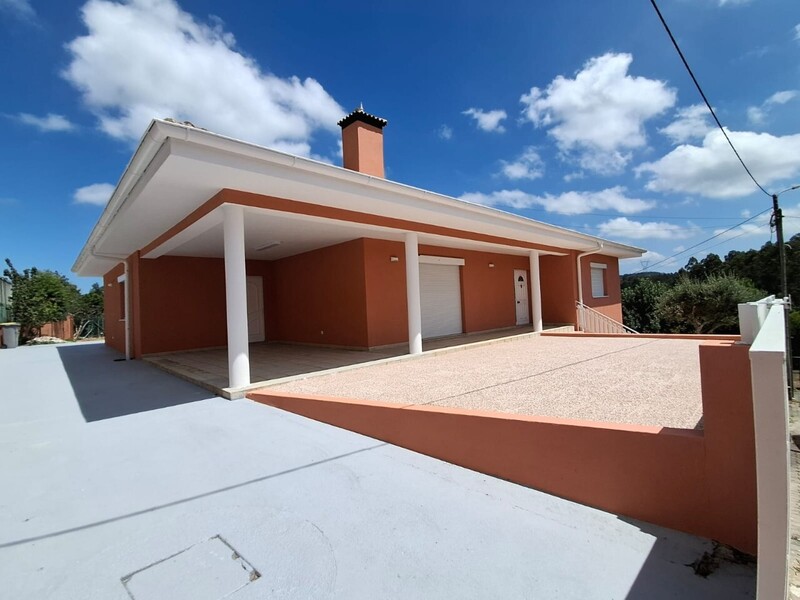 Maison V3 Canedo Santa Maria da Feira - cuisine équipée, barbecue, terrasse, piscine, cheminée, jardin