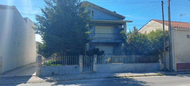 Maison V7 Rua Teófilo Braga Mira - garage, grenier, jardin arrière