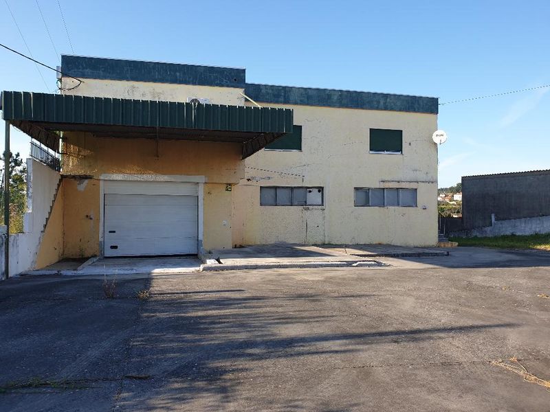 Warehouse with 340sqm Oliveira de Azeméis - 4 fronts