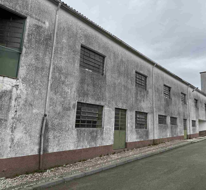 Office with 3300sqm   Escapães Santa Maria da Feira