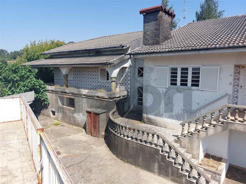 Moradia V4 Santa Maria da Feira - sótão, varanda, garagem, sauna, lareira