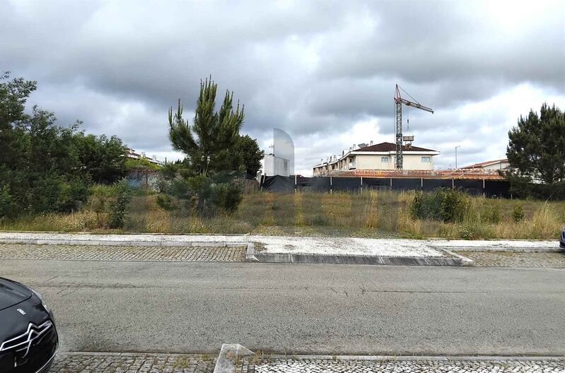 Lote com 746m2 Ovar