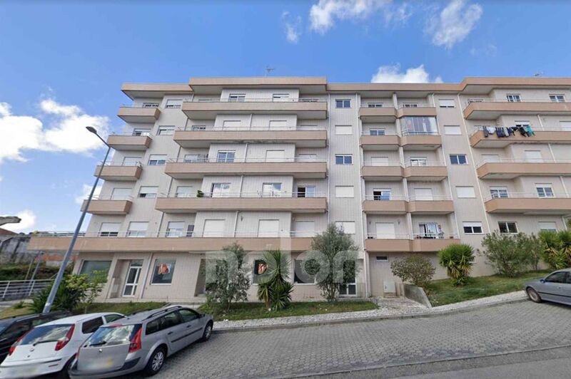 Apartment T3 Oliveira de Azeméis - fireplace, balcony, parking space, garage