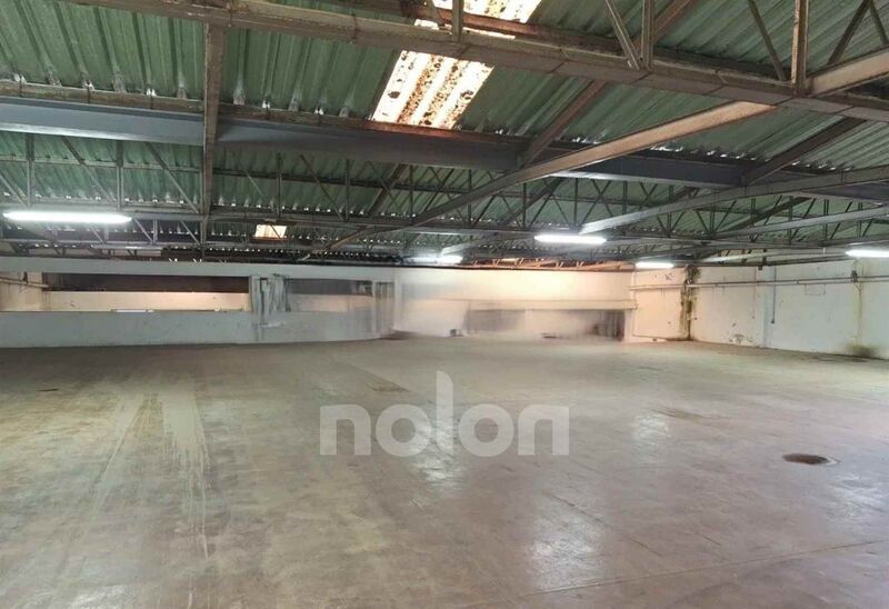 Armazém Industrial com 1088m2 Silvalde Espinho