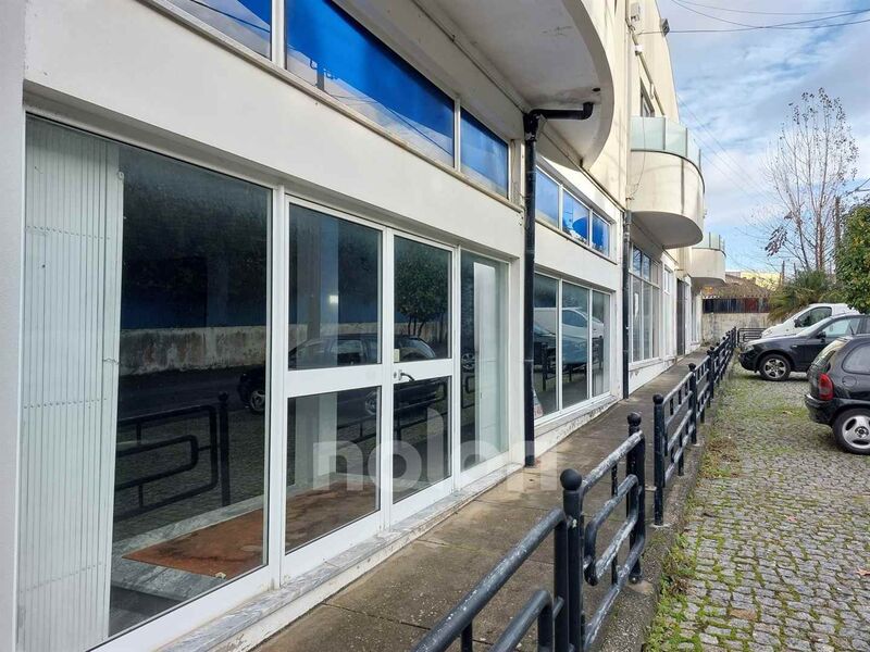 Loja com montra Santa Maria de Lamas Santa Maria da Feira - garagem, montra