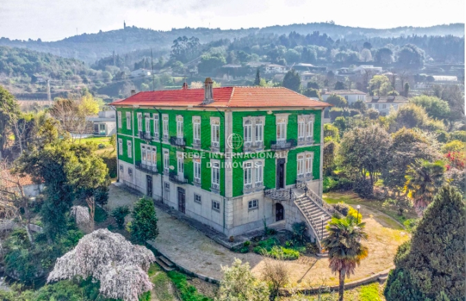 Casa Remodelada Urgezes Guimarães - jardins, lareira, lugar de garagem, terraço, varanda