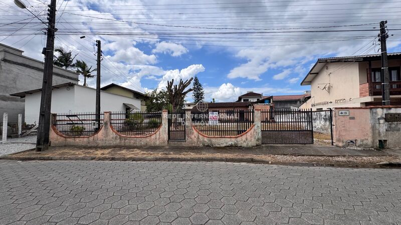 Casa/Vivenda V2 Coloninha Gaspar