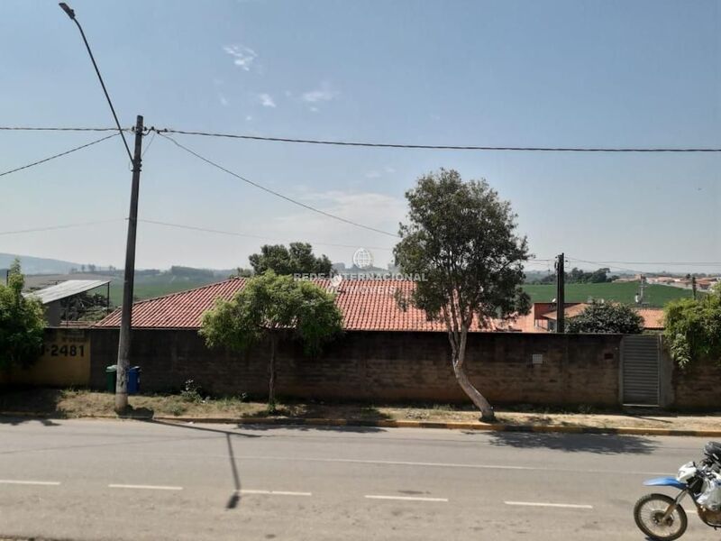 Land with 1200sqm Capela do Alto