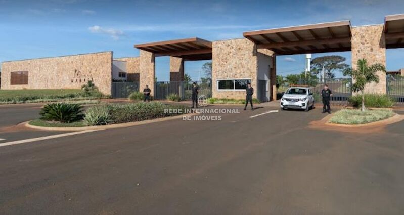 Terreno com 900m2 Village Manacá Cesário Lange