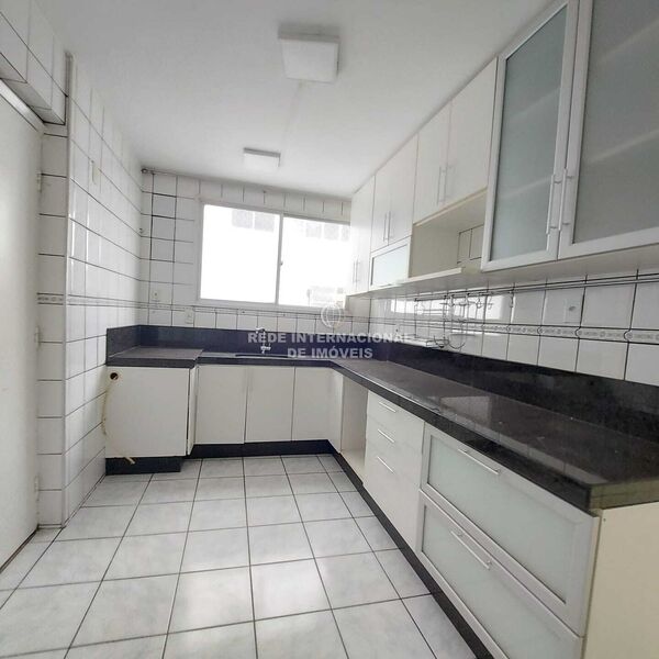 Apartamento T4 Santa Lúcia Vitória