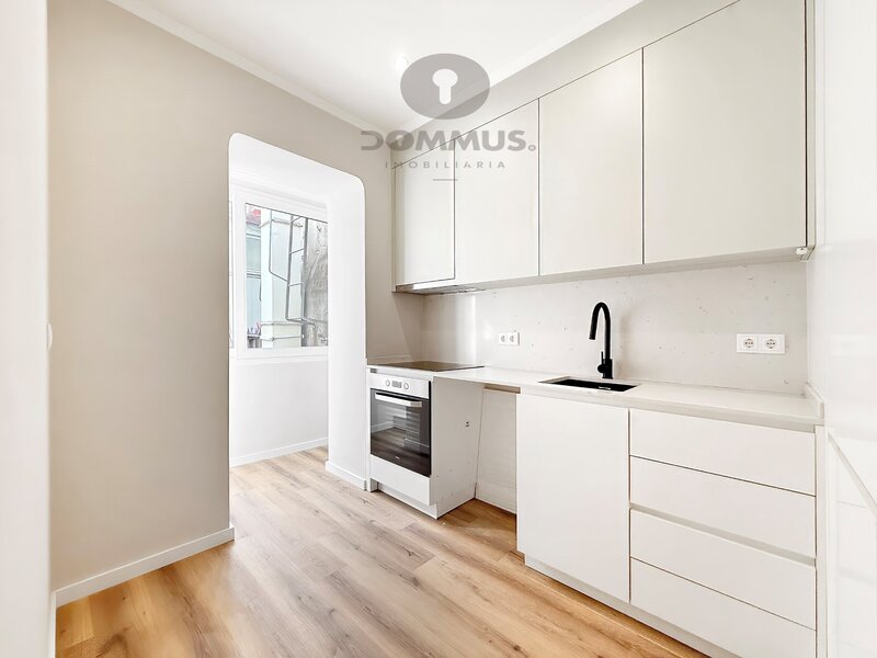 Apartamento T3 Totalmente Remodelado em Arroios / Praça do Chile