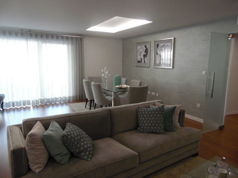 Apartment 3 bedrooms new Cascais - great location, garage