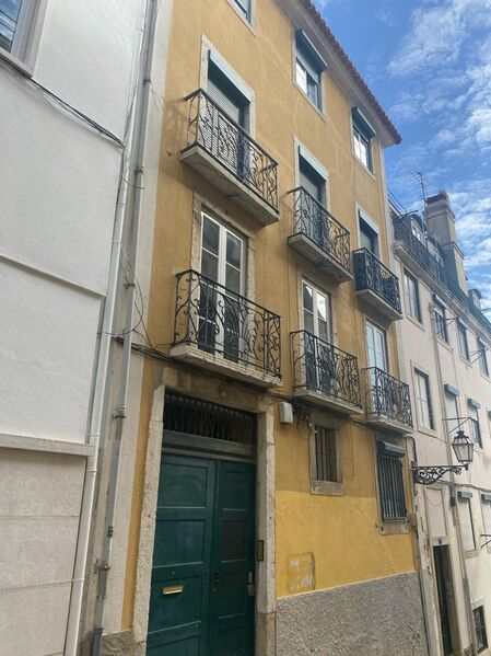 Building Bairro Alto Encarnação Lisboa