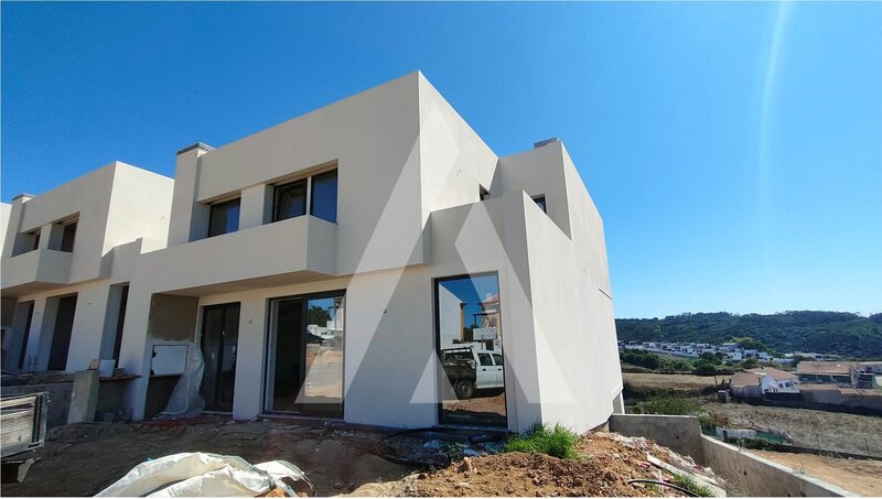 Moradia T4, com piscina em Mafra