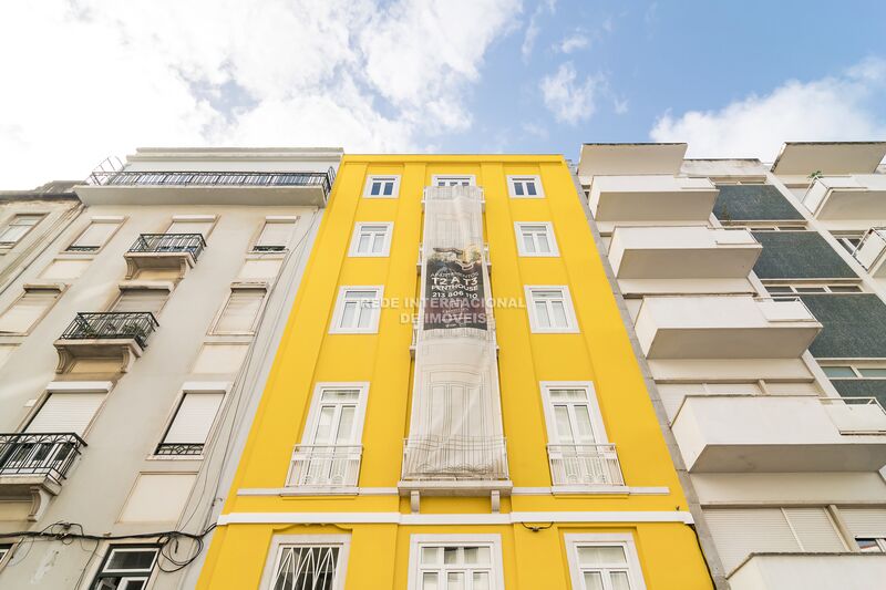 Apartment T2 Avenidas Novas Lisboa - thermal insulation, balcony, air conditioning, double glazing, equipped, solar panels, garden, sound insulation, terrace, kitchen, boiler