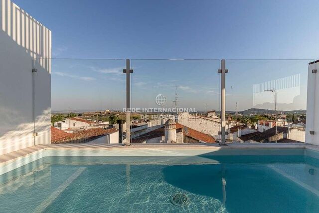 Casa V6 no centro Assunção Elvas - arrecadação, terraço, aquecimento central, ar condicionado